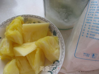 简单自制菠萝果酱的做法步骤：1