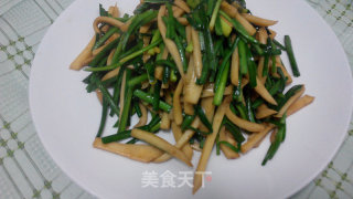 杏鲍菇炒韭菜的做法步骤：6