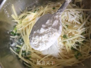 土豆饼的做法步骤：3