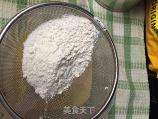 蜂蜜酸奶戚风蛋糕的做法步骤：4
