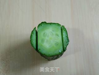 黄瓜木桶（菜品雕刻）的做法步骤：2