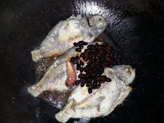 豆鼓肉鱼的做法步骤：5