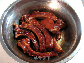 空气炸锅烤蜜汁肋排的做法步骤：4