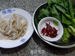 牛肚炒菜芯的做法步骤：1