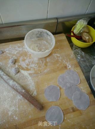 双色水饺的做法步骤：8