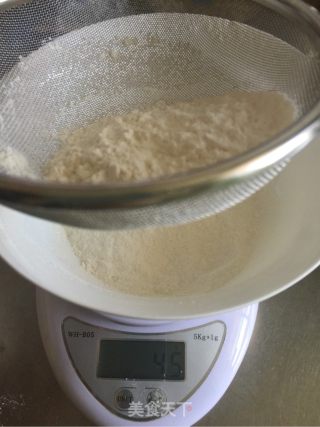 千层草莓蛋糕的做法步骤：1