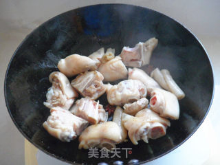 腐乳猪蹄炖花生的做法步骤：6