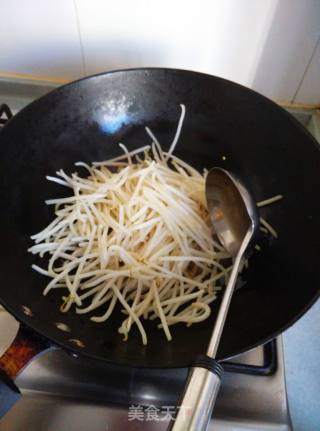 炒绿豆芽的做法步骤：6