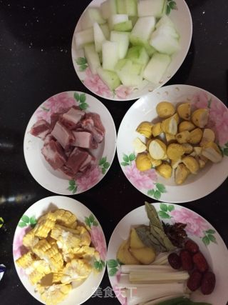 懒人乱炖排骨的做法步骤：1