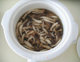 墨鱼干排骨汤的做法步骤：6