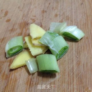 酱焖小黄鱼的做法步骤：1