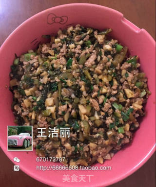 麗寳葱香雪菜笋肉麦饼的处女作的做法步骤：3