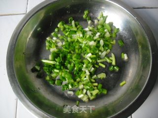 香葱鸡蛋煎饼的做法步骤：3