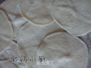 春季除燥，首选芹菜  芹菜猪肉烫面蒸饺的做法步骤：5