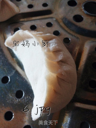 春季除燥，首选芹菜  芹菜猪肉烫面蒸饺的做法步骤：6