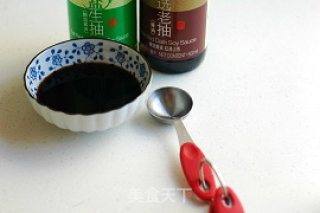 地方特色美食：上海本邦葱油面的做法步骤：2