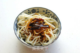 地方特色美食：上海本邦葱油面的做法步骤：6