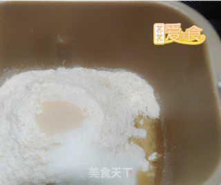 春天草莓季【浪漫草莓乳酪三角包】的做法步骤：1