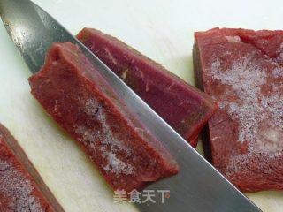 蚝油迷你牛排  ★口口牛排 1的做法步骤：2
