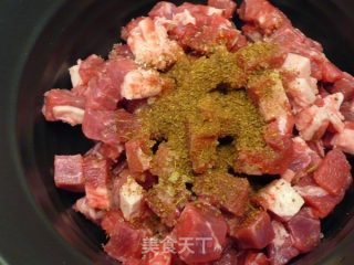 孜然牛丁炒甜豆  ★口口牛排 3的做法步骤：1