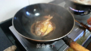 红烧野生鲳鱼的做法步骤：4
