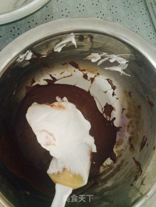 巧克力戚风蛋糕的做法步骤：8