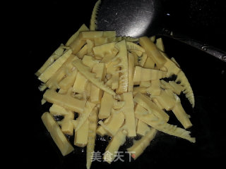 油焖春笋的做法步骤：3