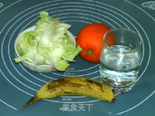 白菜橙子香蕉饮的做法步骤：1