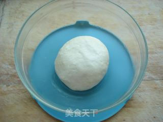 黑椒牛肉披萨的做法步骤：2