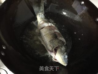 红烧鲫鱼的做法步骤：3