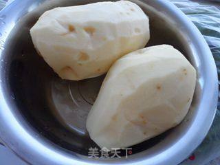 东北家常菜——酸辣土豆丝的做法步骤：1