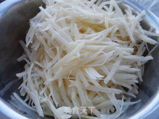 东北家常菜——酸辣土豆丝的做法步骤：3