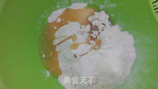 巧克力坚果甜披萨的做法步骤：2