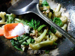 肉丝莴笋叶炒花菜的做法步骤：11