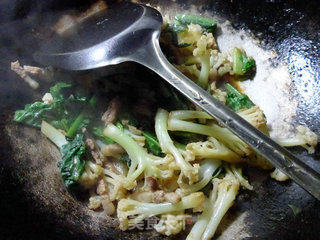 肉丝莴笋叶炒花菜的做法步骤：12