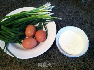 小葱鸡蛋卷的做法步骤：1