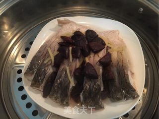 乌榄角蒸鱼腩的做法步骤：2