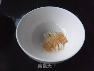 葱丝面的做法步骤：1
