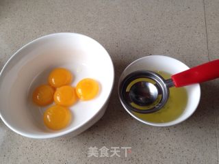 【杏仁蜂蜜戚风蛋糕】的做法步骤：2