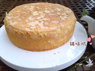 【杏仁蜂蜜戚风蛋糕】的做法步骤：15