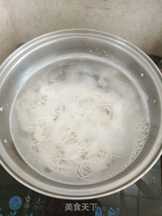 凉拌鸡丝面的做法步骤：6