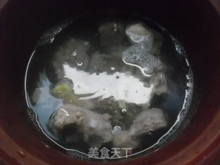马蹄玉米炖排骨的做法步骤：6