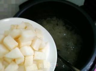 紫薯银耳雪梨汤的做法步骤：4