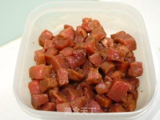 奶油蘑菇牛排丁 ★口口牛排4的做法步骤：1