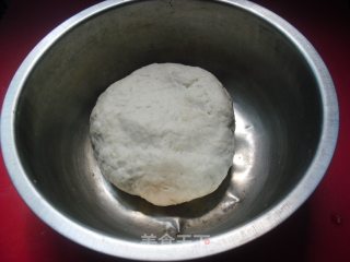 香菇胡萝卜肉馅饼的做法步骤：2