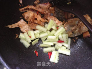 蔬炒风干鱼的做法步骤：7