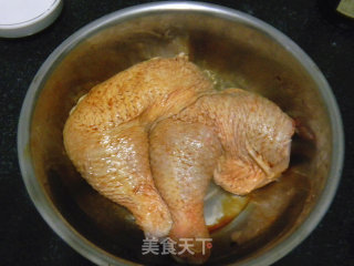 香芋蒸鸡腿的做法步骤：1