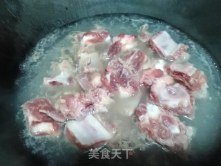 土豆焖排骨的做法步骤：4