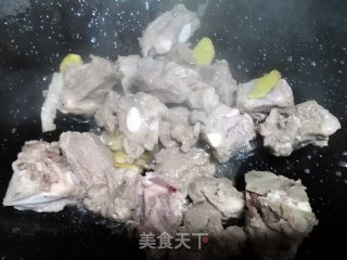 土豆焖排骨的做法步骤：6