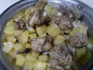 土豆焖排骨的做法步骤：9